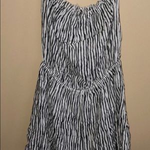 H&M Other - H & M STRAPLESS ROMPER ⭐️EUC Size 12 H&M Other - H & M STRAPLESS ROMPER ⭐️EUC Size 12